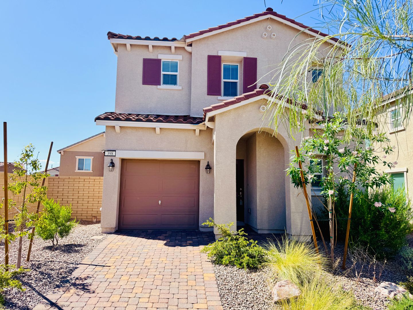 Henderson House: 398 Moonlight Opera Ct