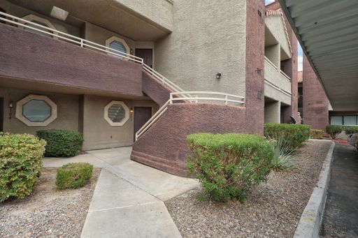 Welcome to easy Las Vegas living in this charming single-story condominium! – photo 1