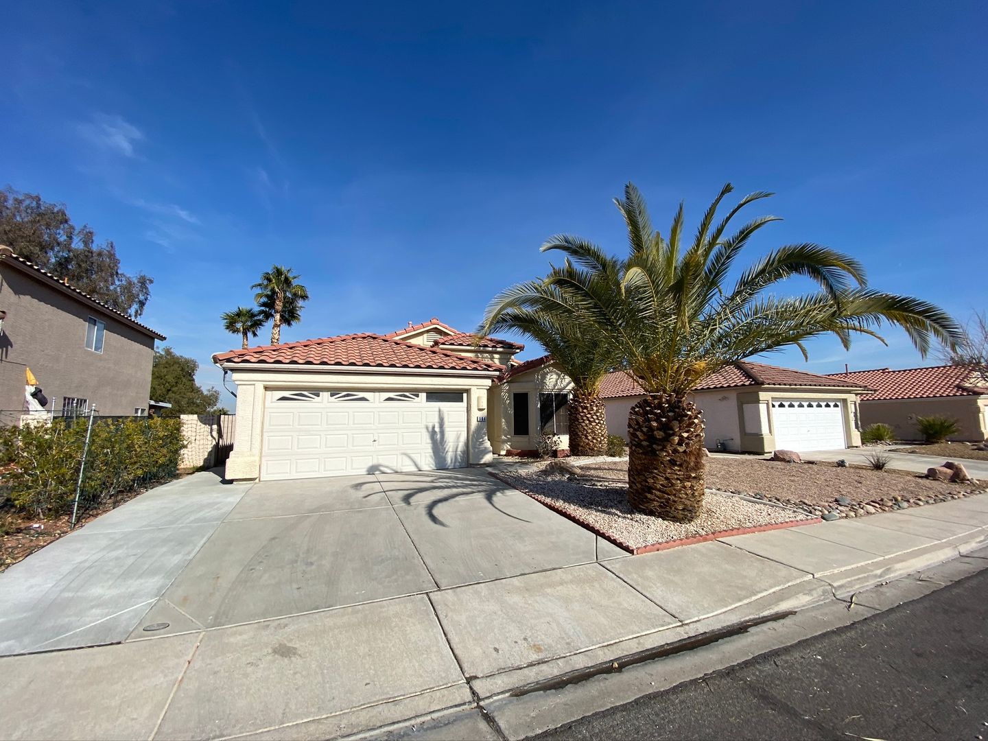 Henderson House: 994 Trackers Glen Avenue