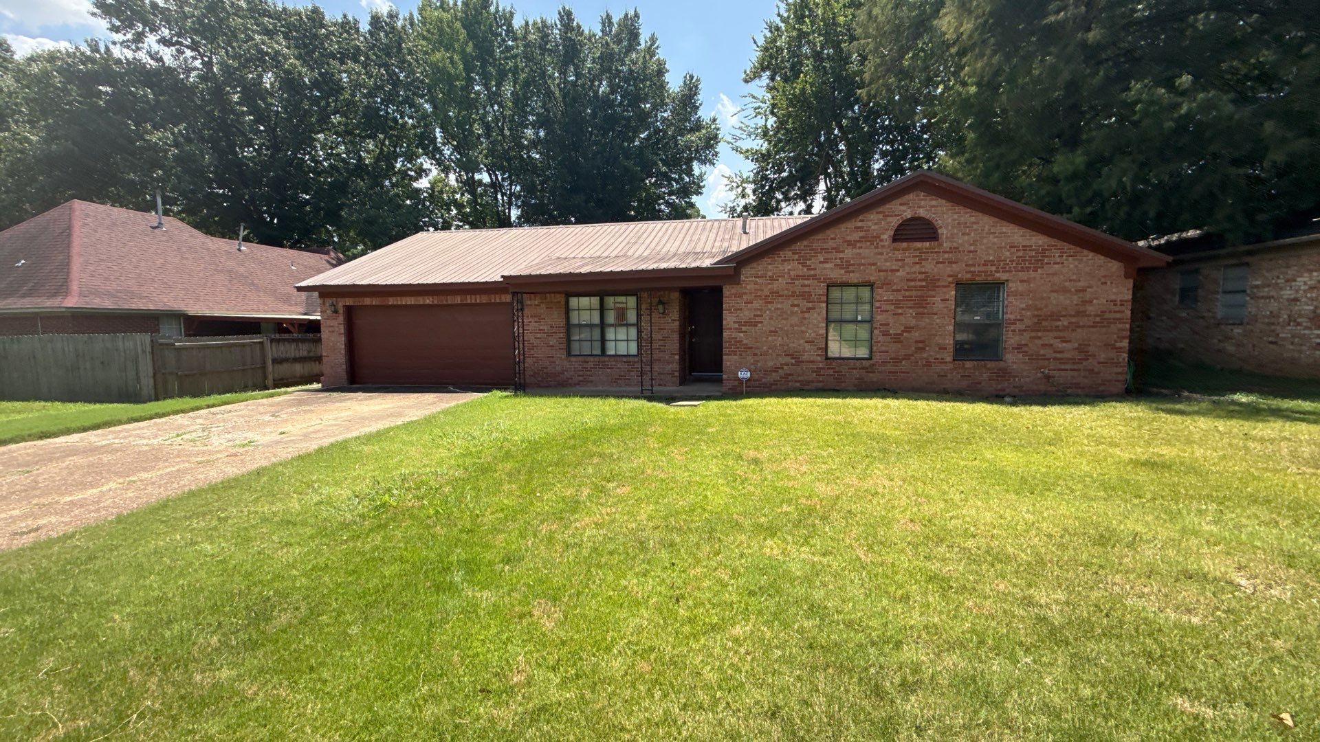 Memphis House: 5353 Scrivener Dr