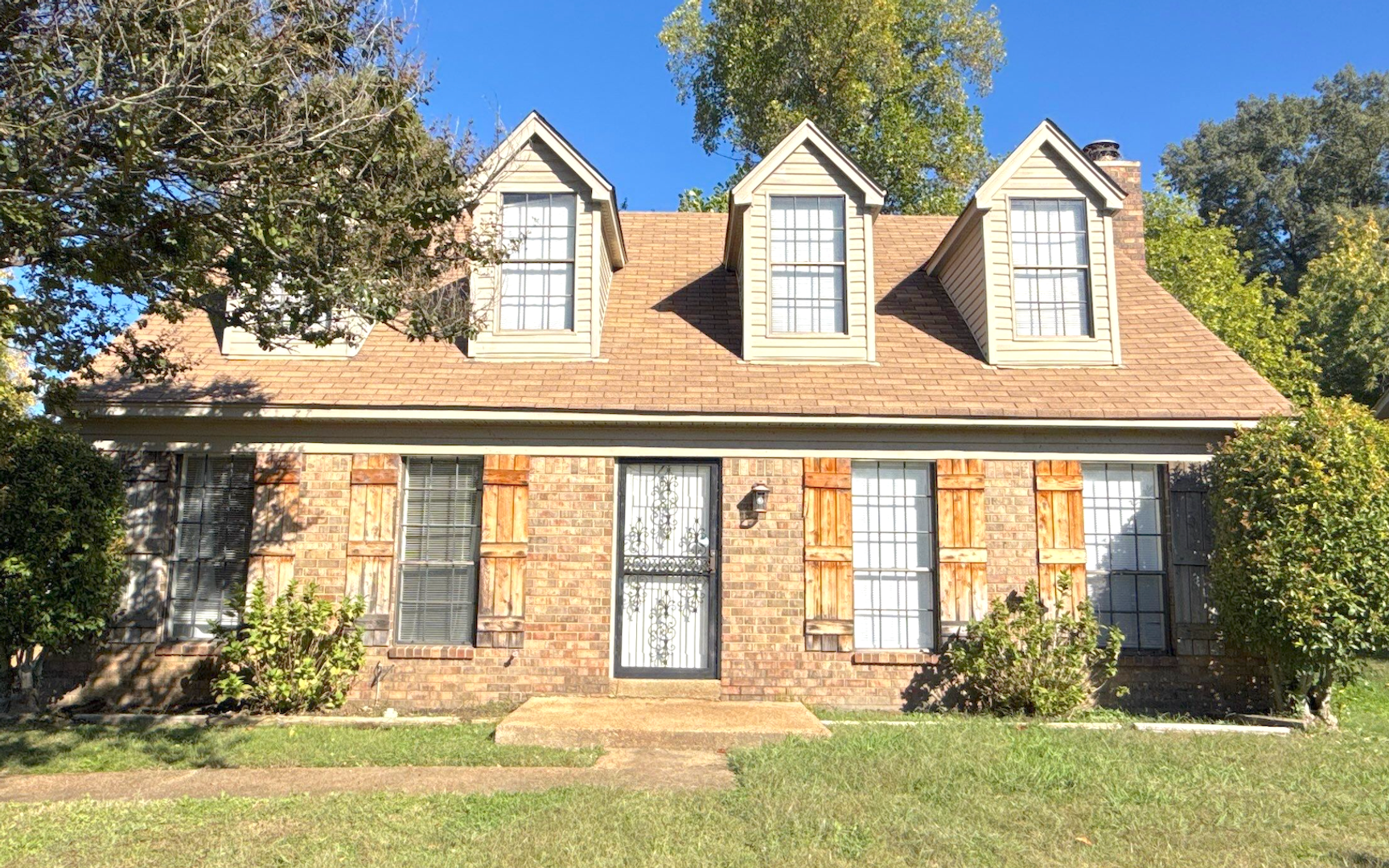 Bartlett House: 6224 Skylight Dr
