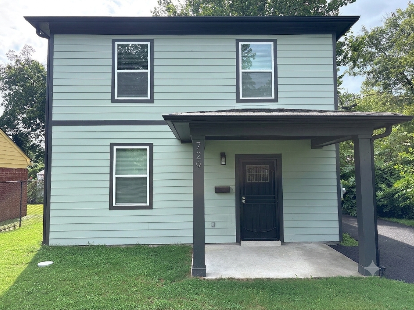 Memphis House: 729 N Dunlap St