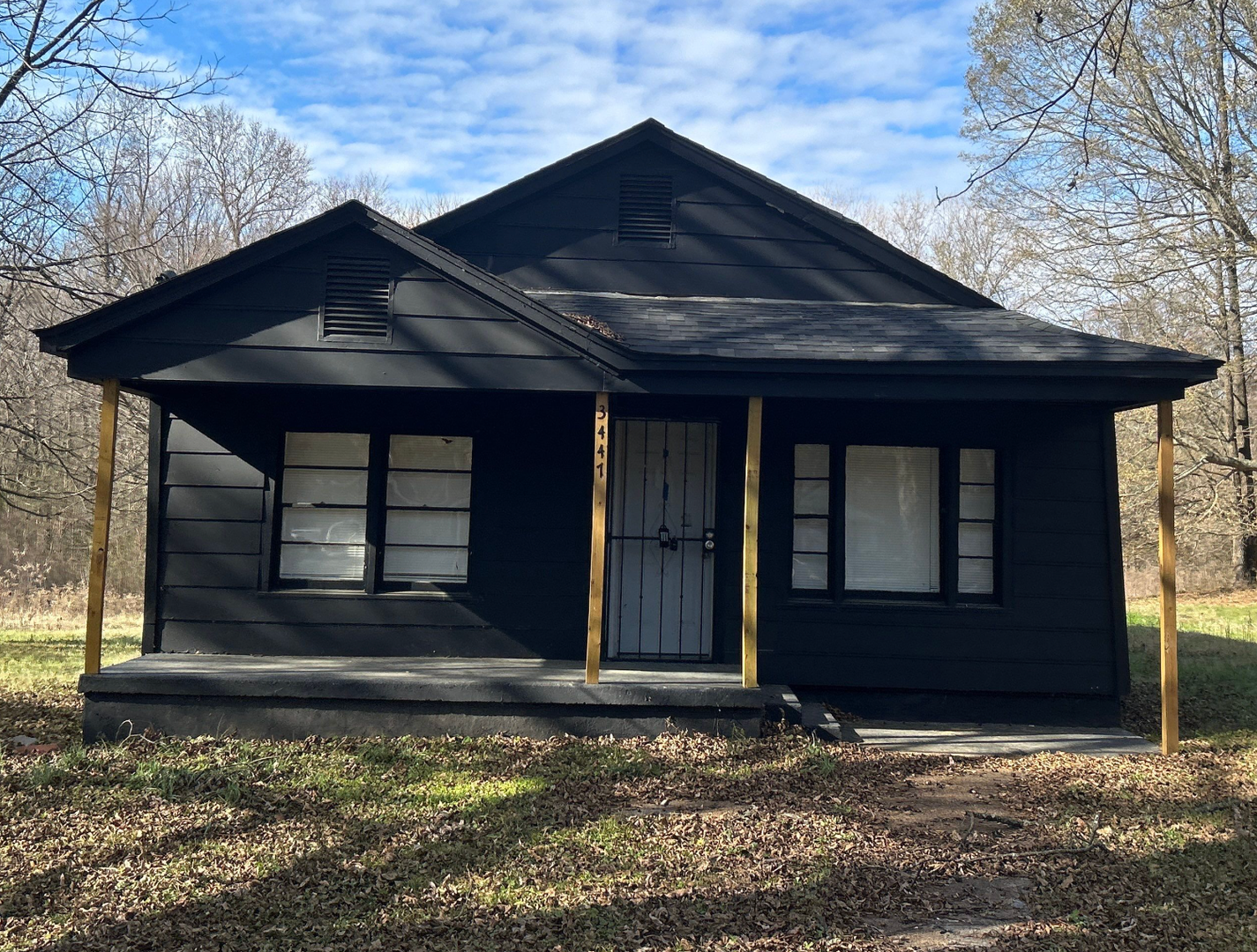 Memphis House: 3447 Cook Rd.