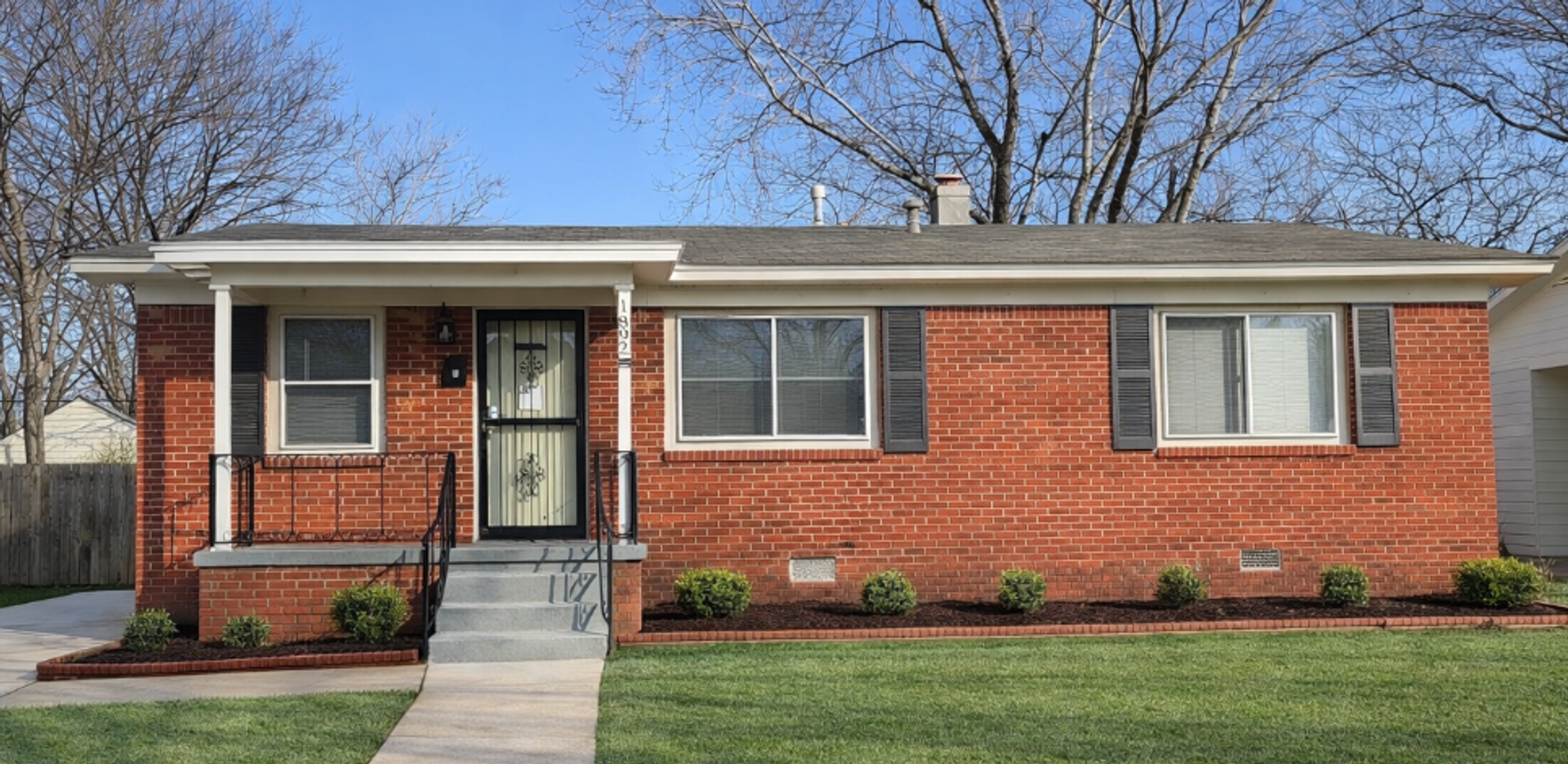 Memphis House: 1892 Capri St