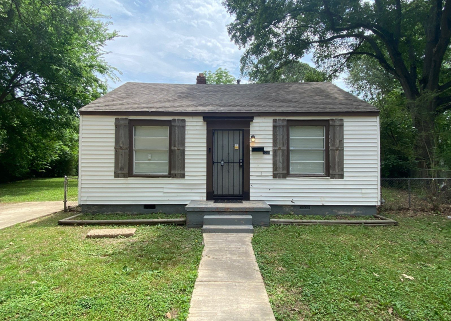 Memphis House: 1018 Mcevers Cir
