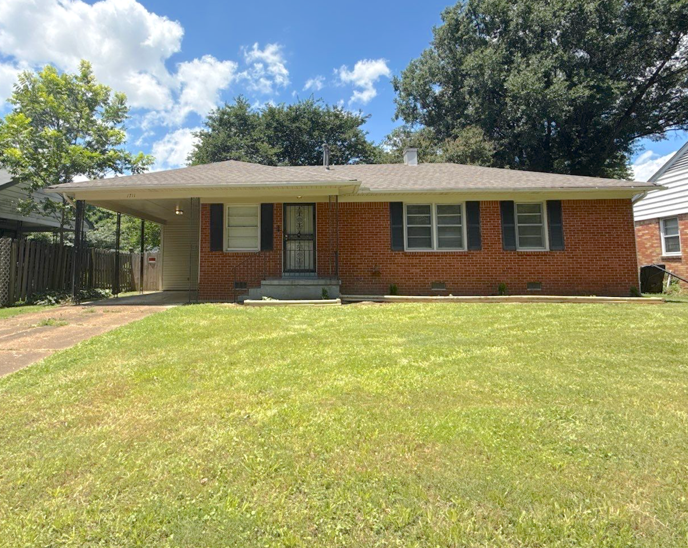 Memphis House: 1711 Myrna Ln