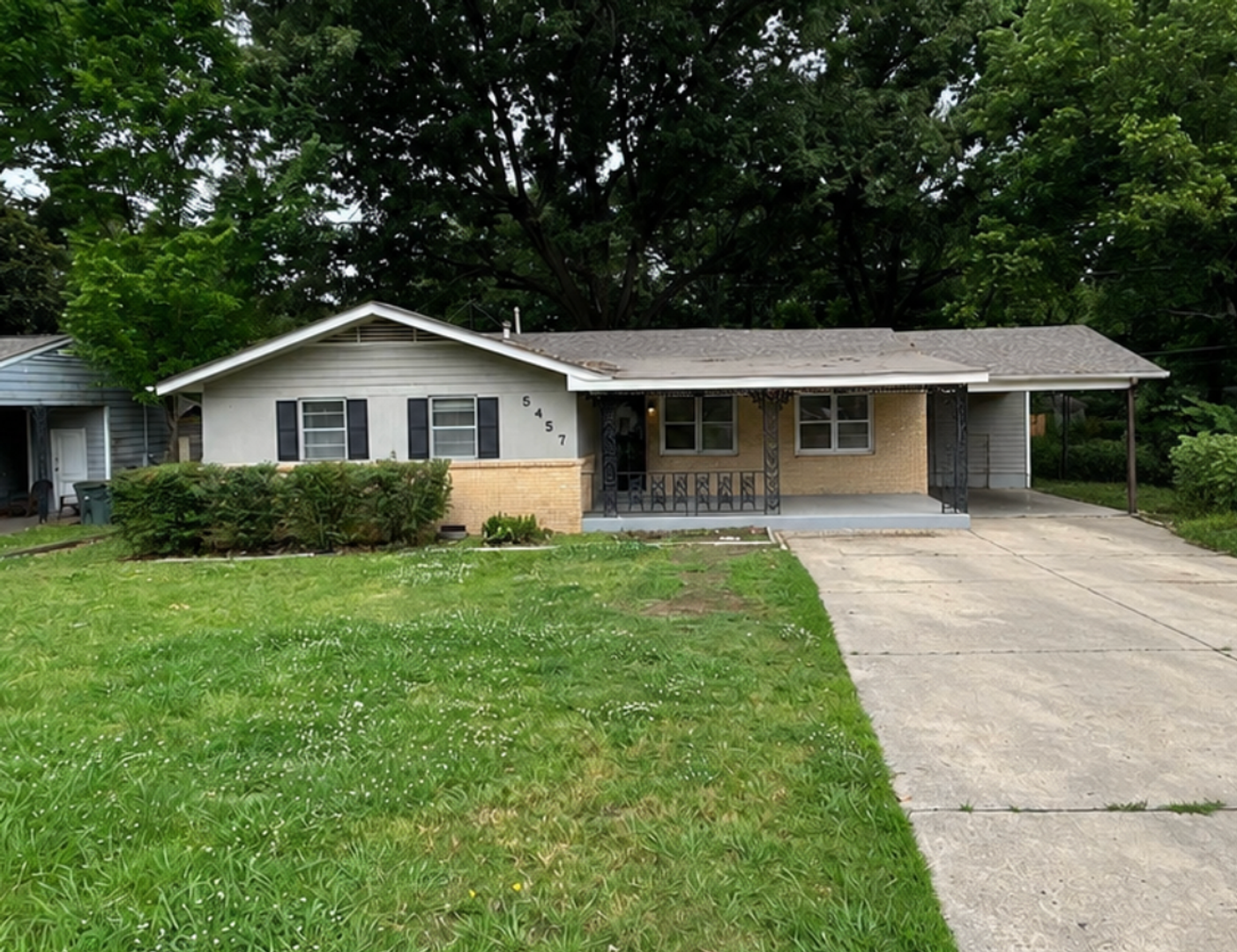 Memphis House: 5457 Millbranch Rd