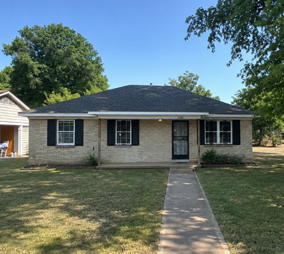 Memphis House: 4580 Cottonwood Rd