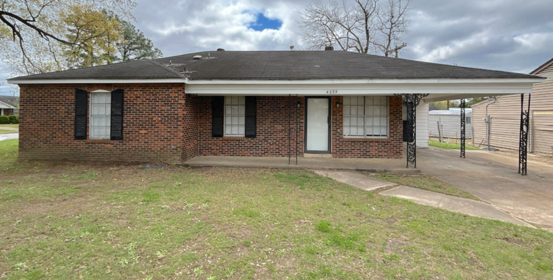 Memphis House: 4235 Camelot Ave