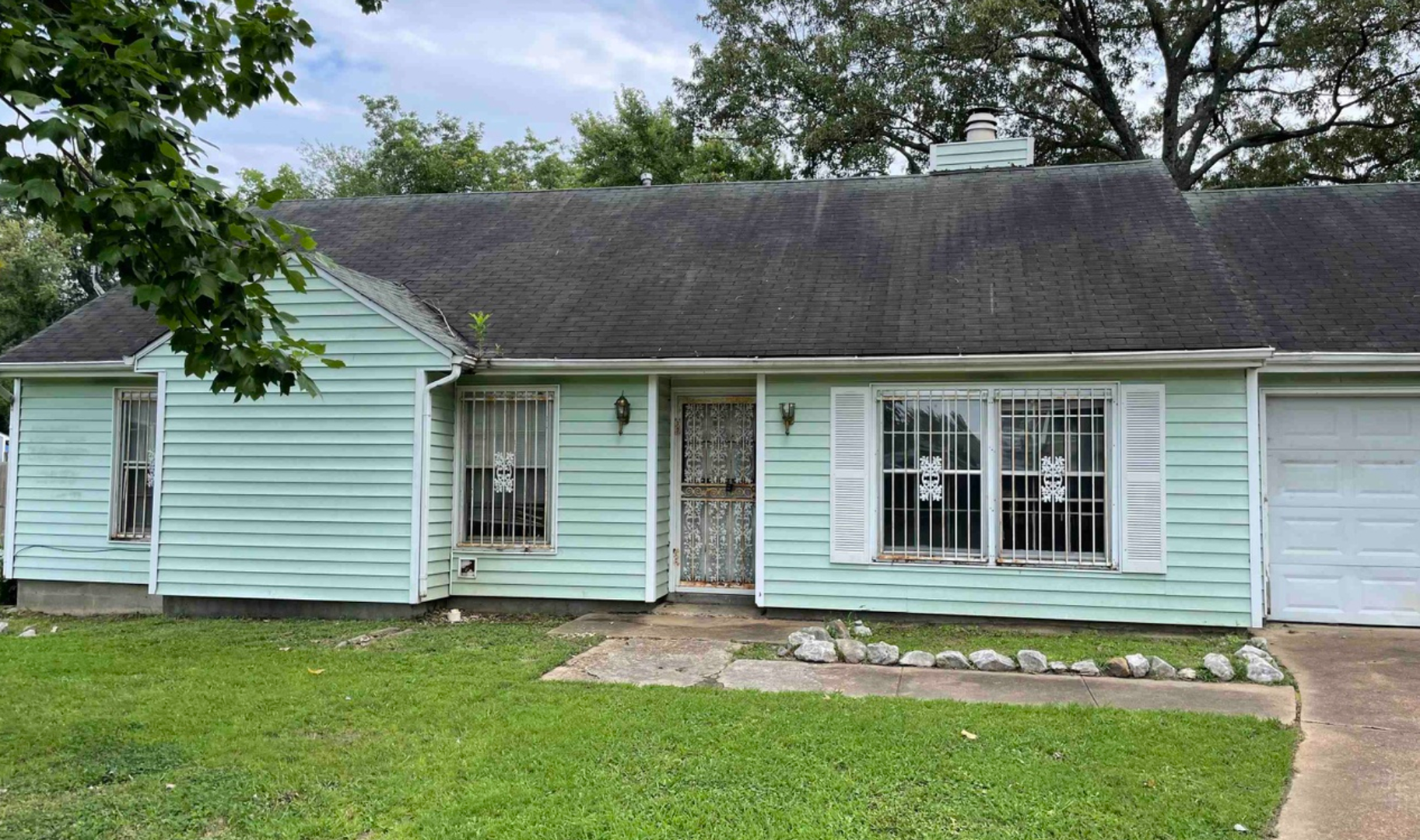 Memphis House: 4872 Burgess Cv.