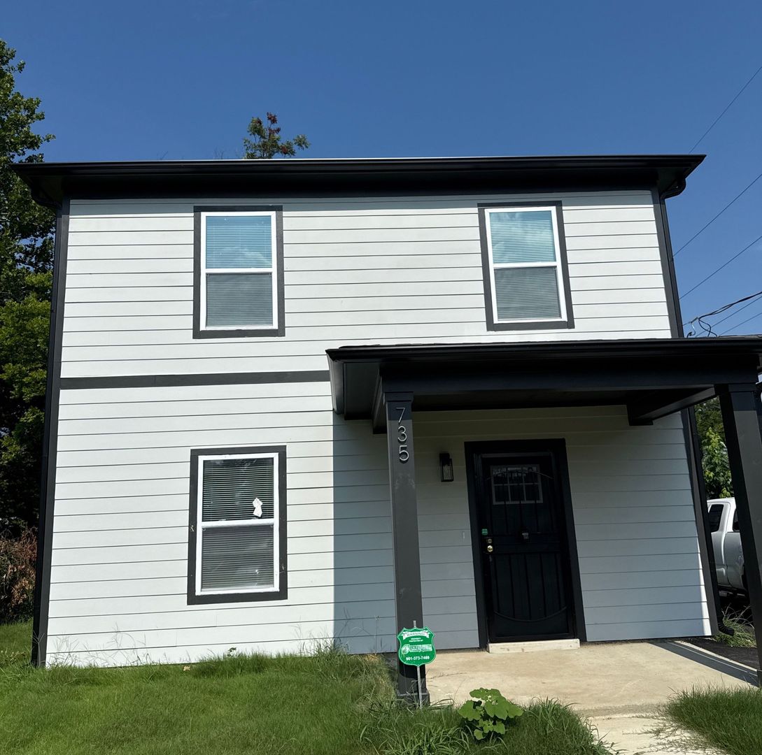 Memphis House: 735 N Dunlap St