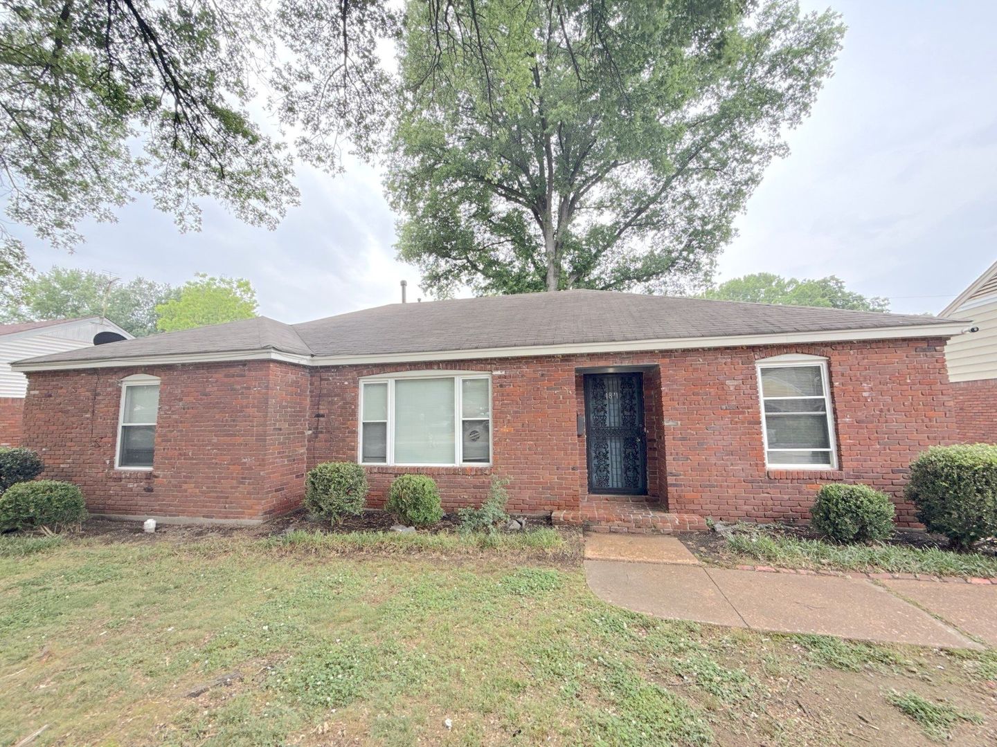 Memphis House: 1871 Cornelia Ln
