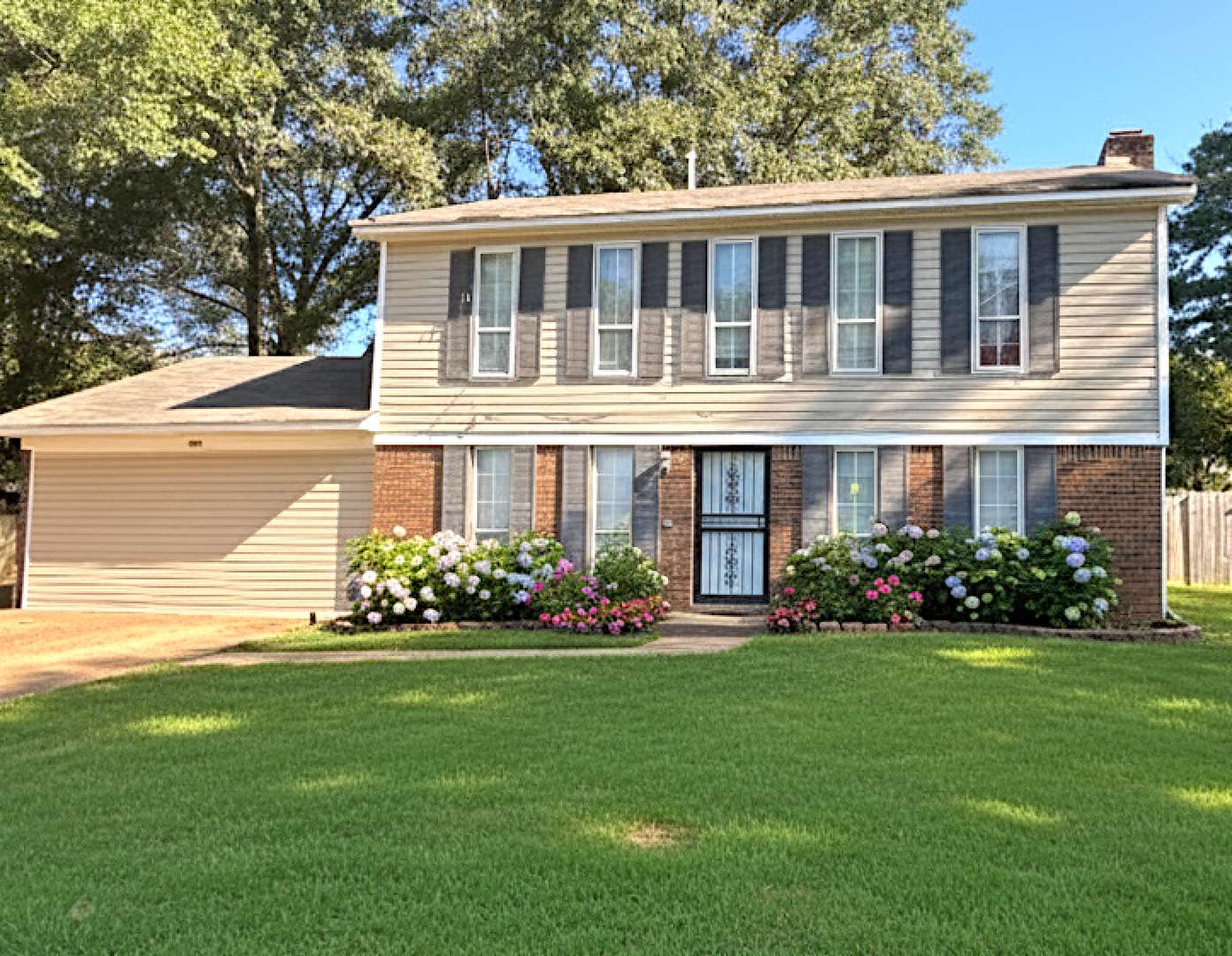 Memphis House: 5300 Pipers Gap Dr