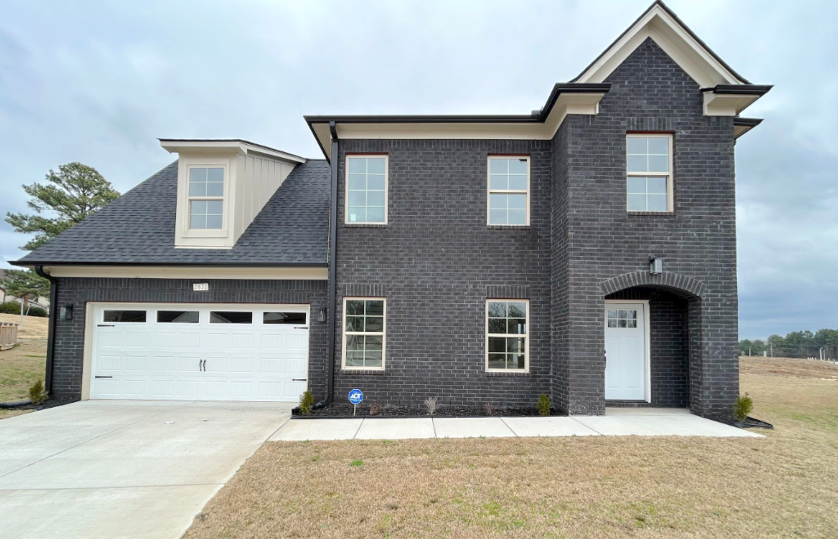 Memphis House: 2832 Epping Crest Cv