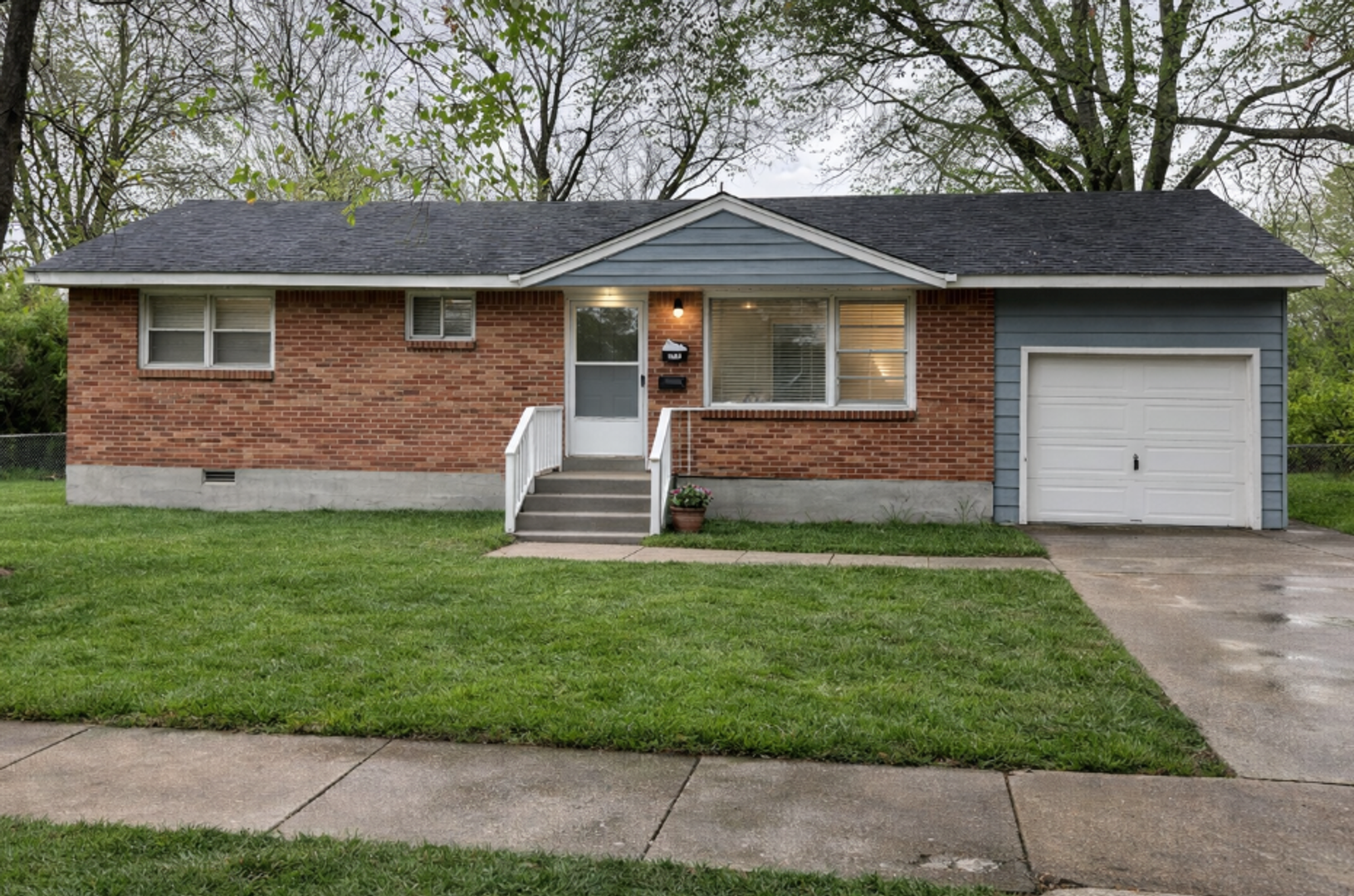 Memphis House: 1050 Dora Cv.