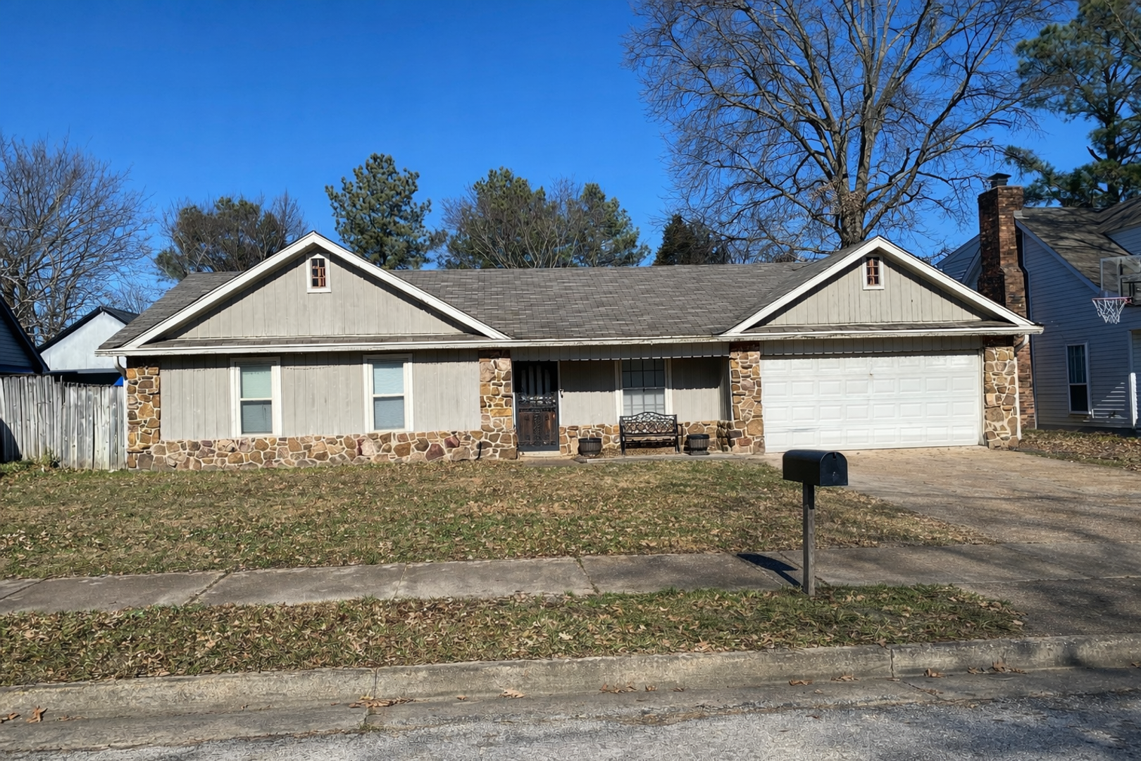 Memphis House: 6234 Midsummer Way