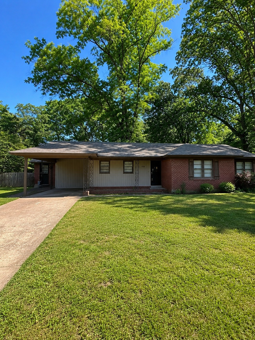 Memphis House: 1382 Janis Dr