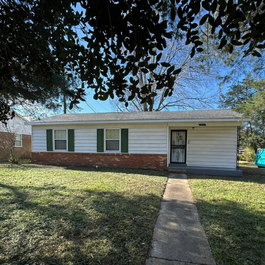 Memphis House: 5423 Bannock St.
