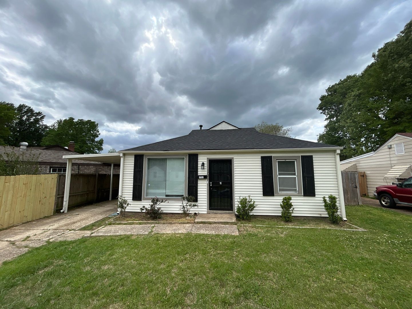 Memphis House: 1721 McNair St