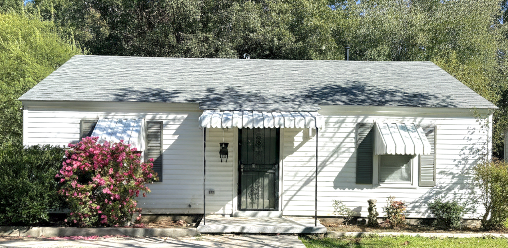 Memphis House: 1640 Russwood Rd