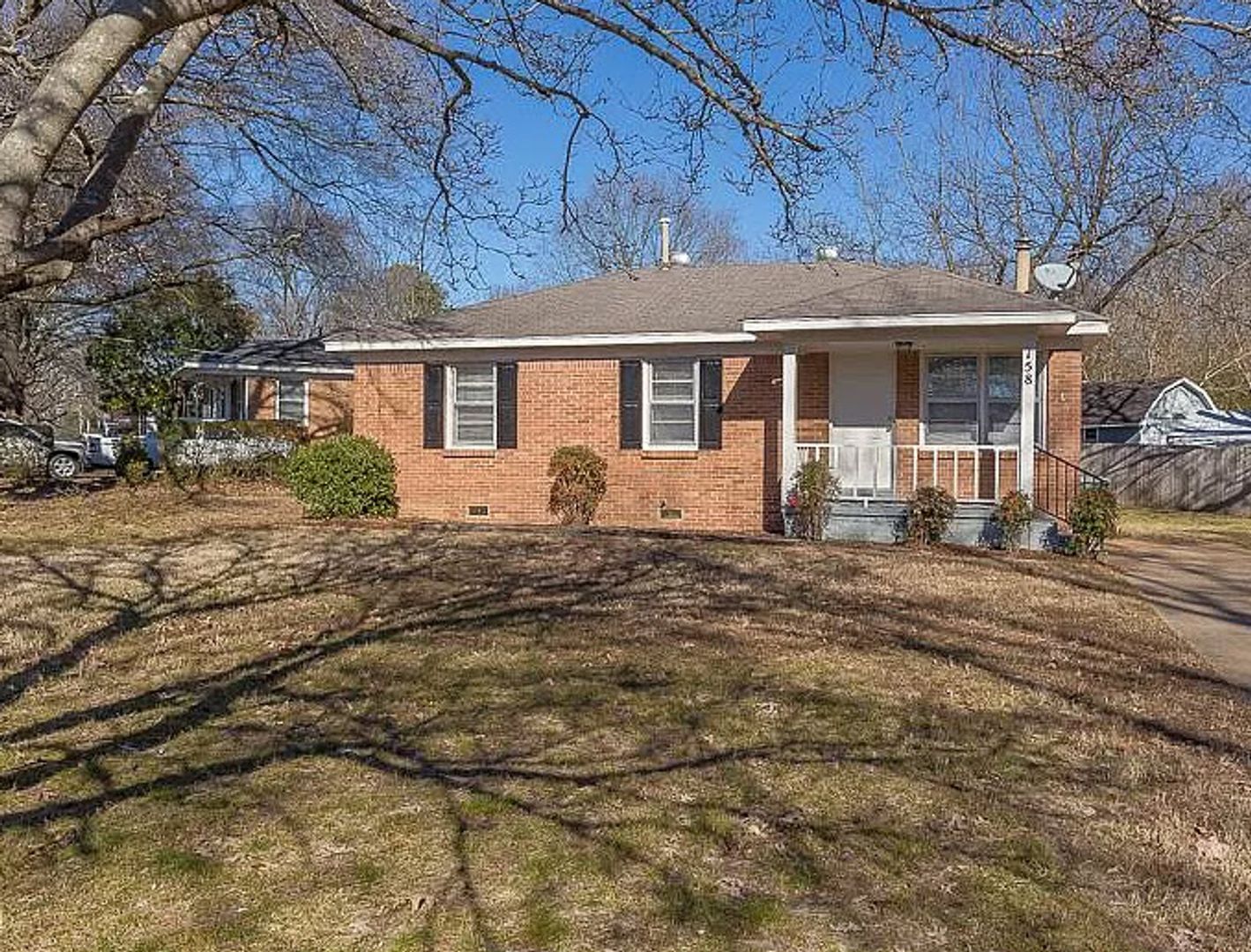 Collierville House: 158 Wilson St