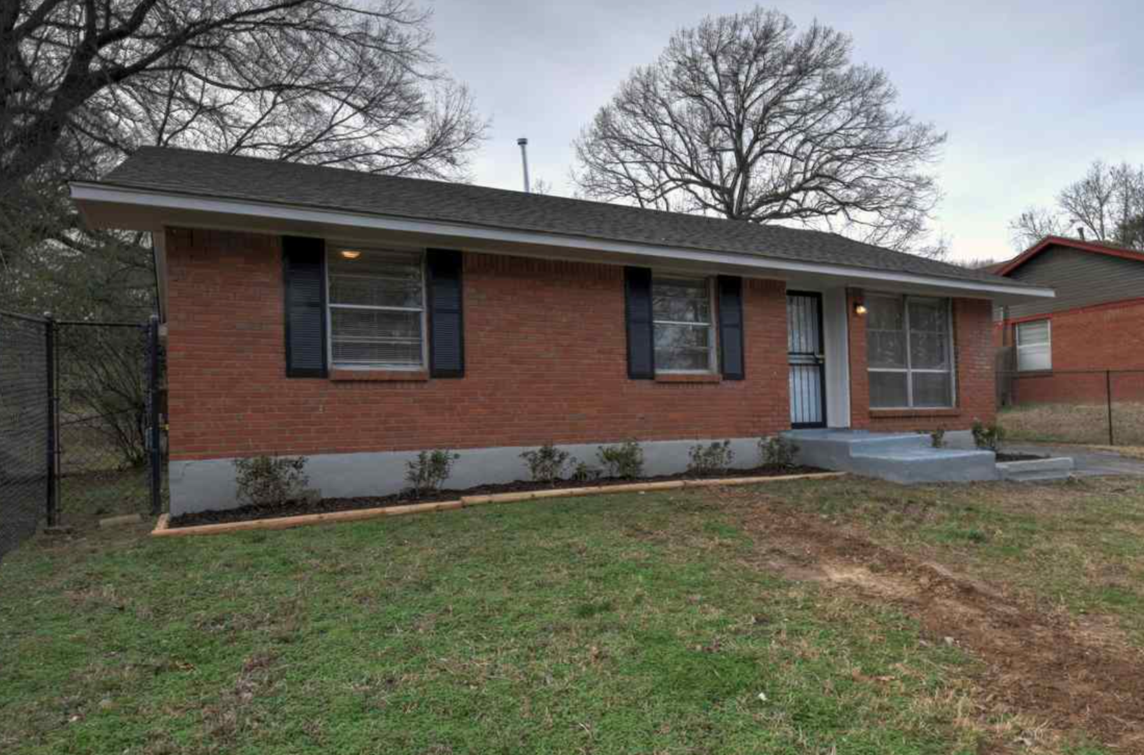 Memphis House: 4465 Rose Heather St