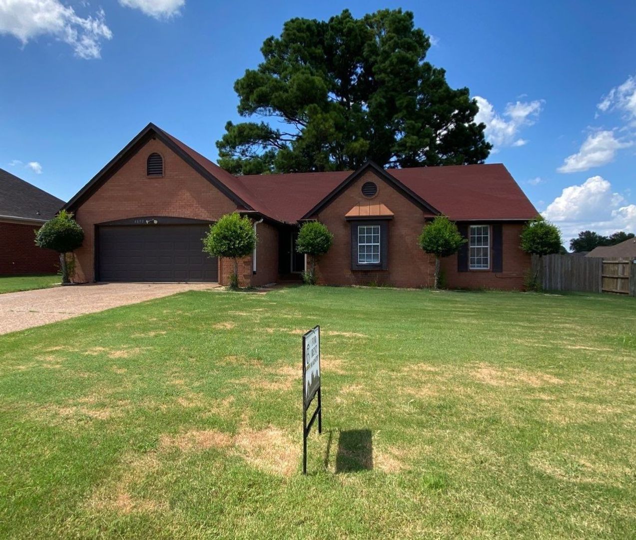 Memphis House: 6890 Water Point Cv E