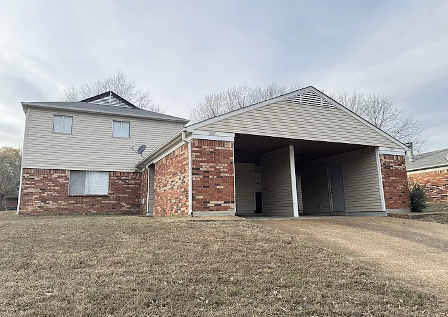 Memphis House: 2219 Goldbrier Ln.