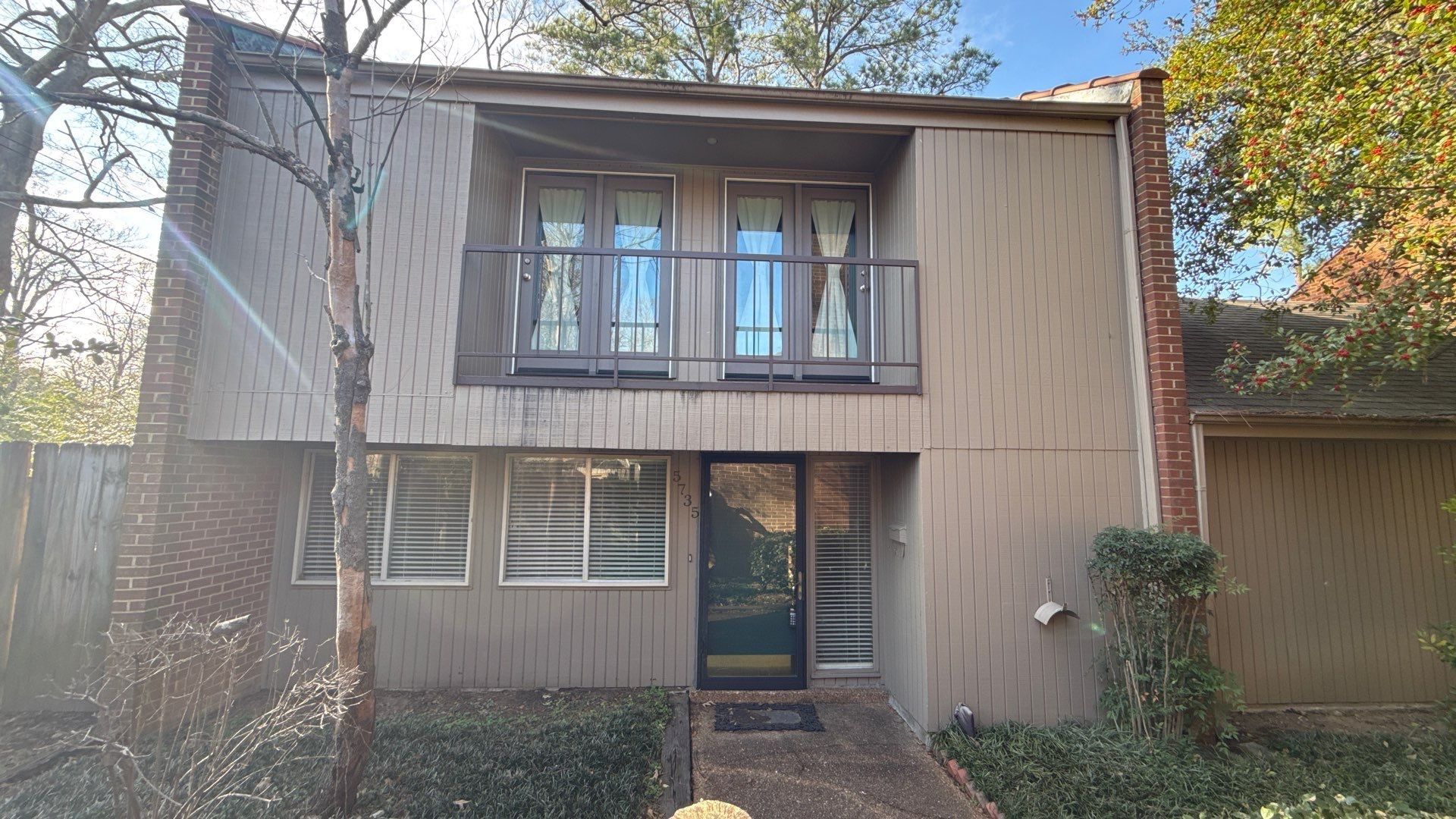 Memphis House: 5735 Barfield Cir.