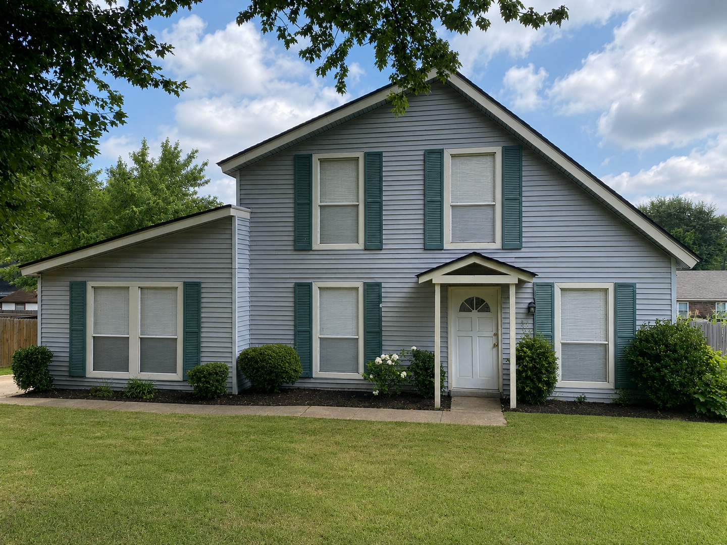 Memphis House: 3136 Sycamore View Rd