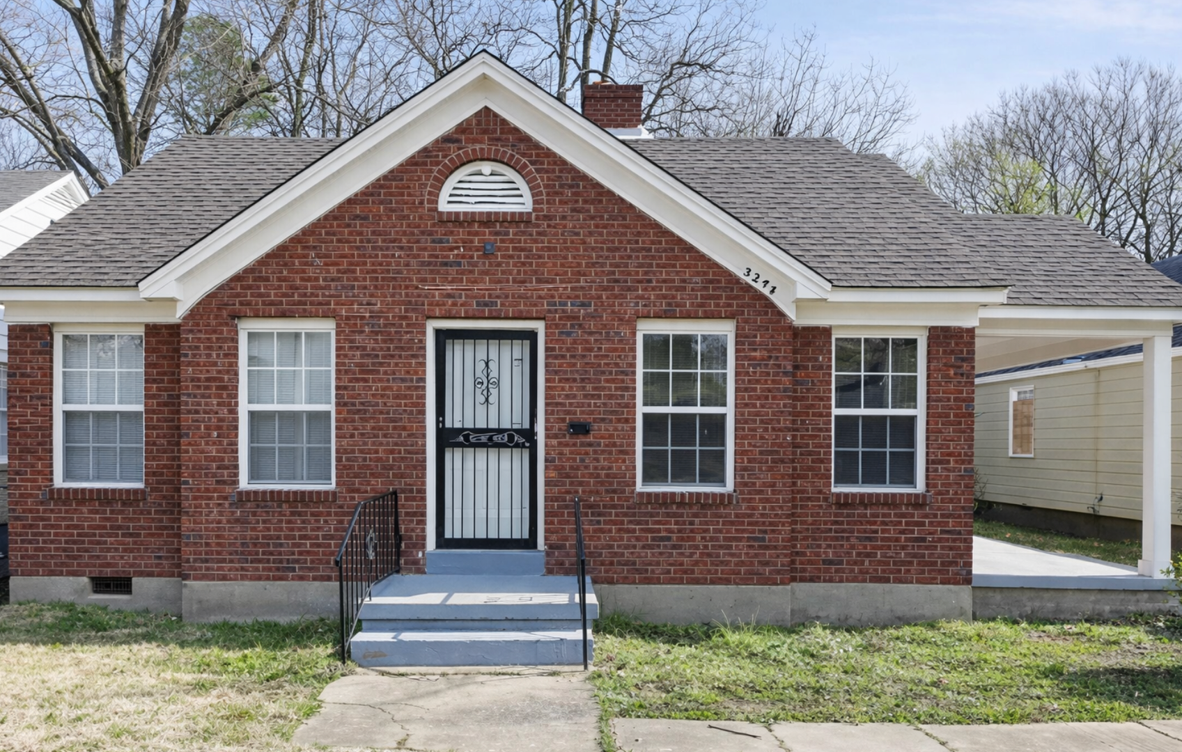 Memphis House: 2370 Larose Ave.