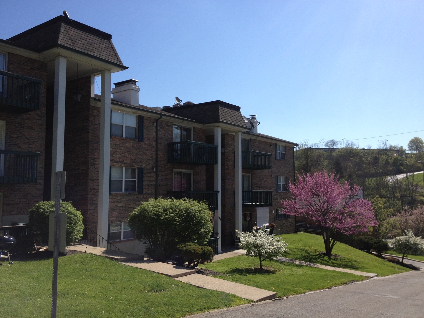 Park Hills Apartment: 1002 Parkvale Court