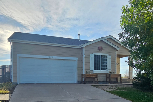 $2525 | 4BR/3BA | Pet Friendly House with a Bonus Room in Peyton CO – photo 1