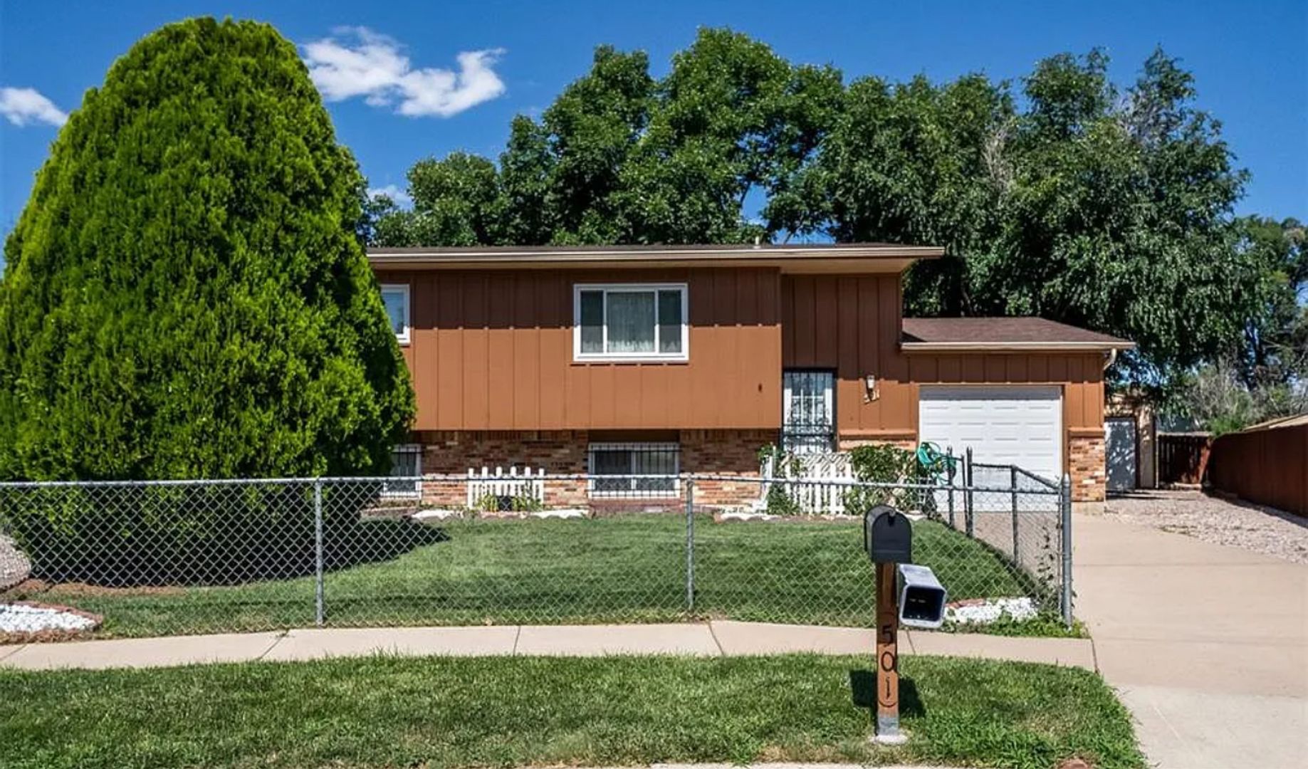 Fountain House: 501 Corte Sol