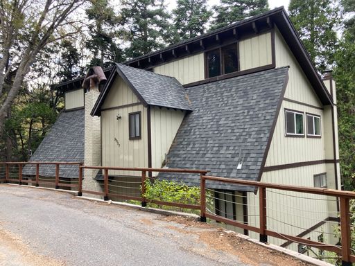 Great Contemporary Lake View Home above Burnt Mill Beach Club – photo 1