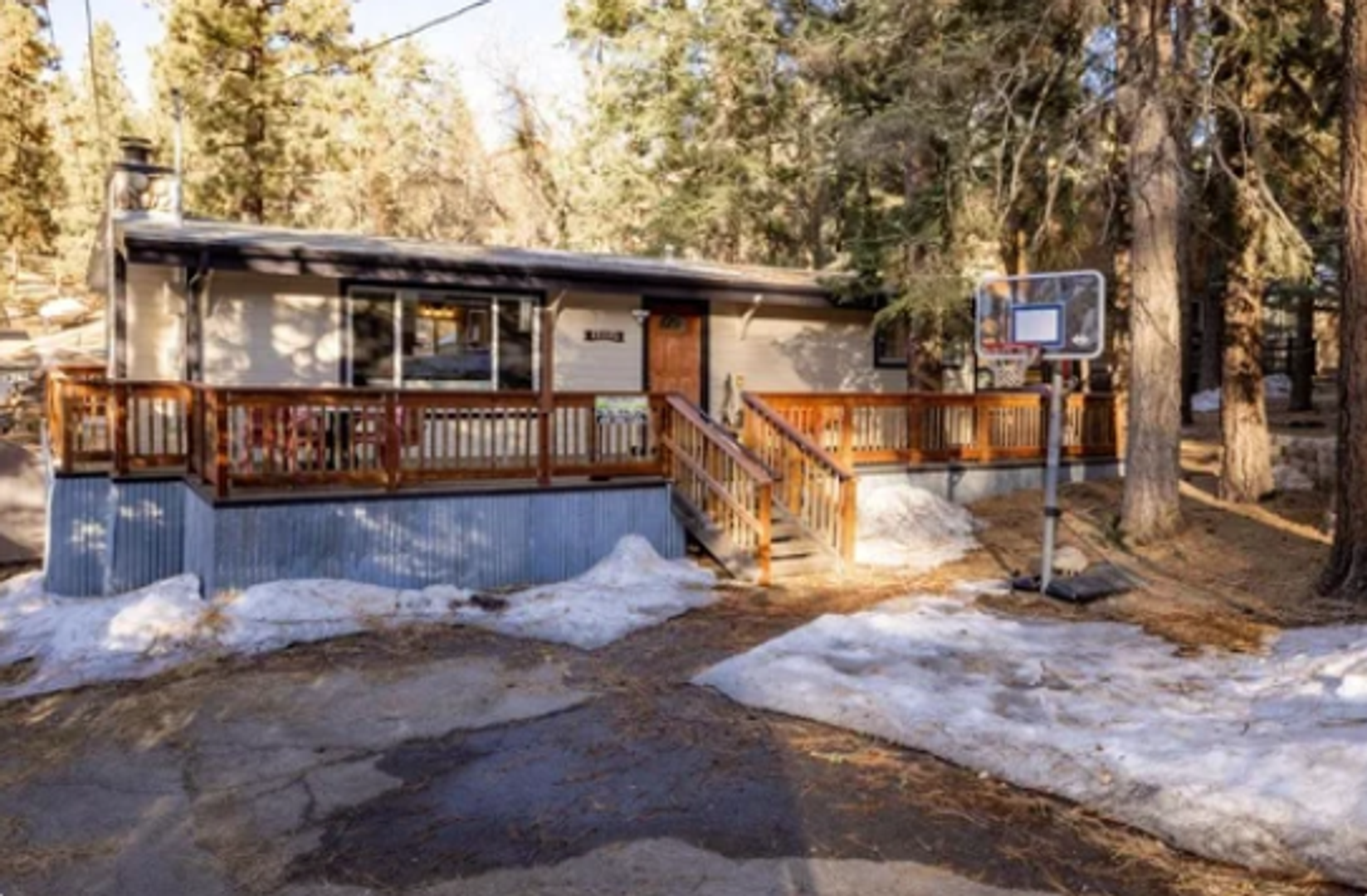 Big Bear Lake House: 43264 Deer Canyon Rd