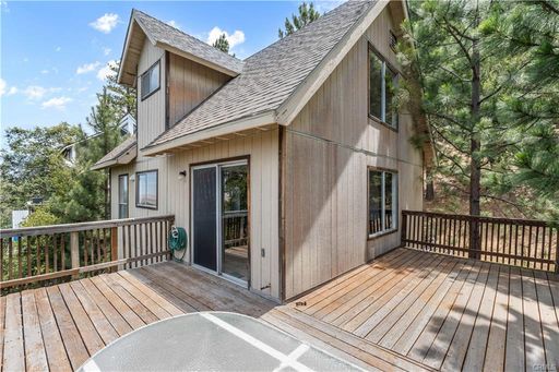 Wonderful Chalet Style Home with amazing Mountains Views – photo 1