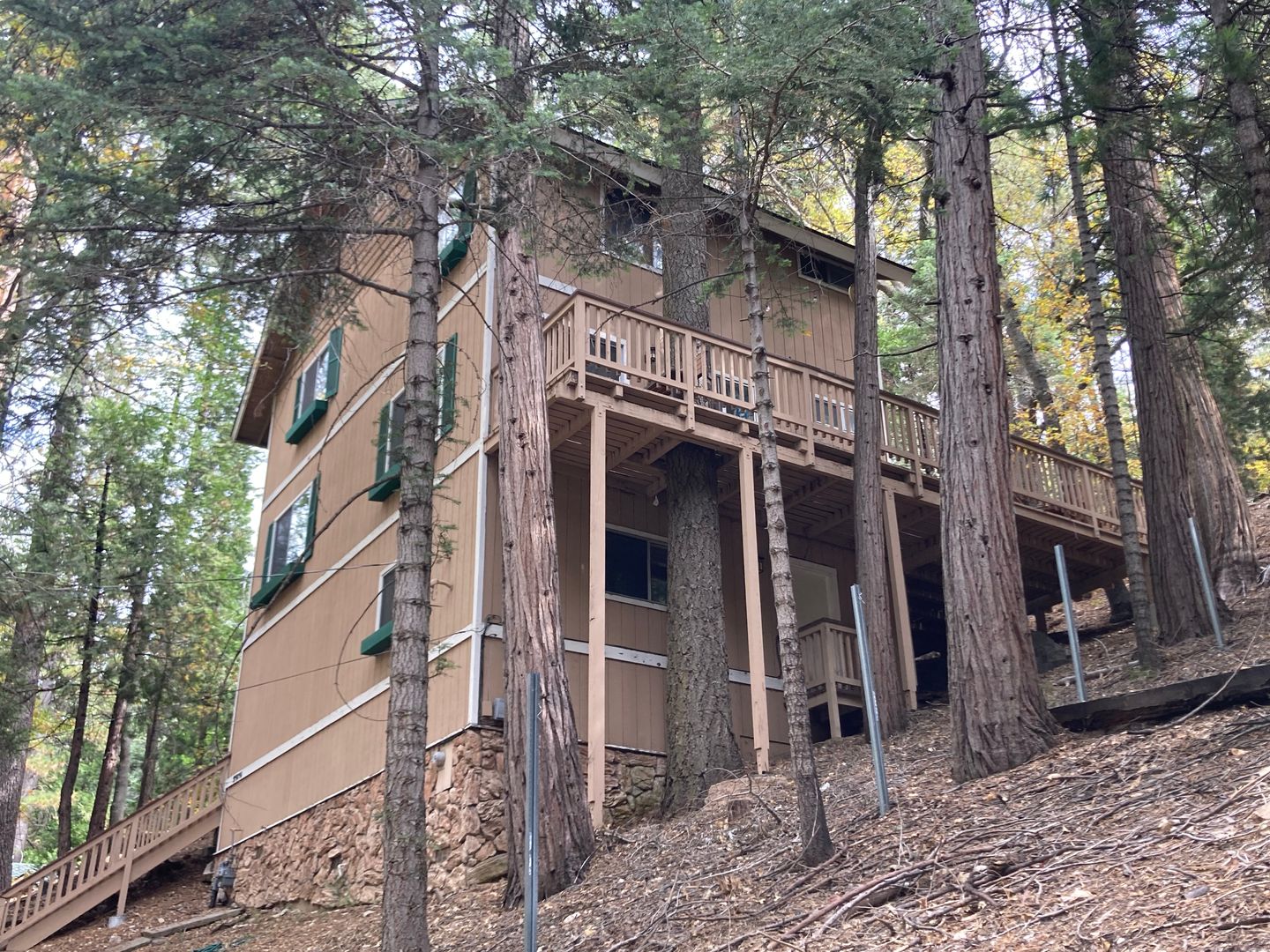 Lake Arrowhead House: 27875 Rainbow Dr