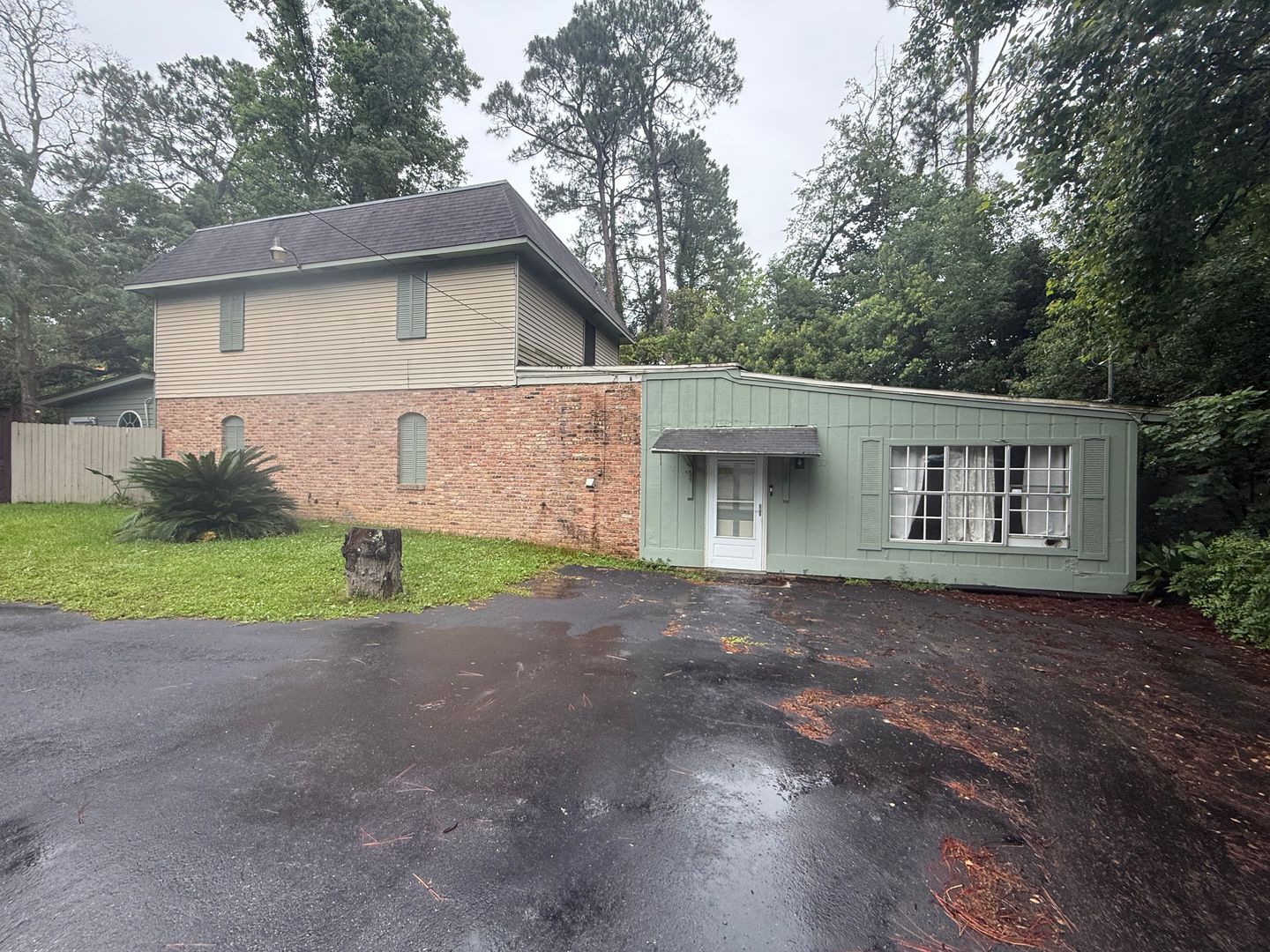 Mobile House: 3532 Springhill ave