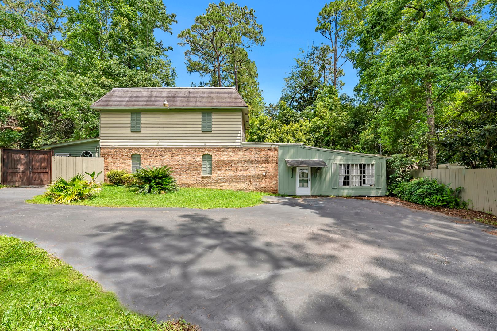 Mobile House: 3532 Springhill ave