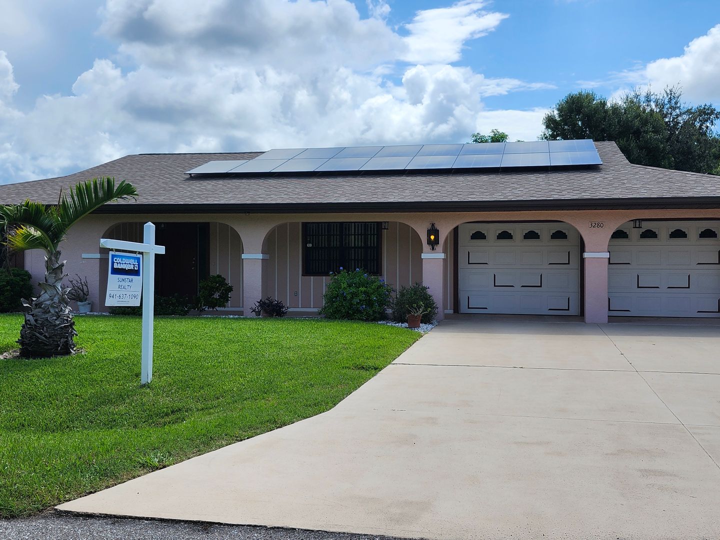 Port Charlotte House: 3280 Glencove Street
