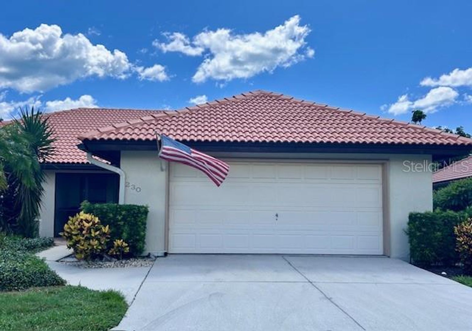 Nokomis House: 230 Laurel Hollow Drive