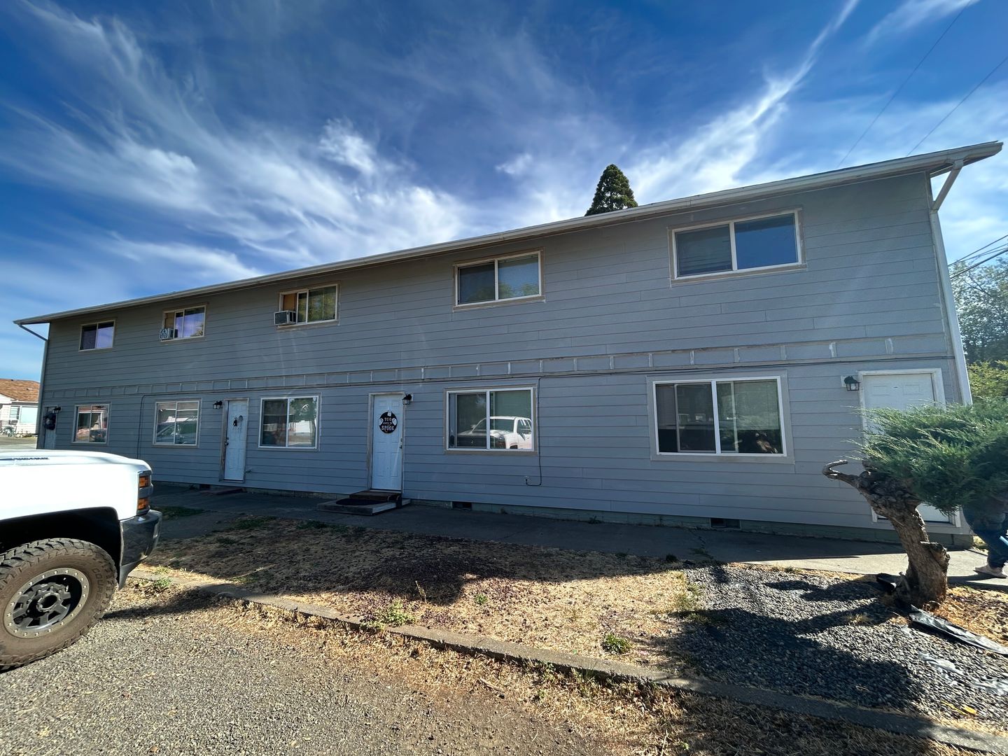 Goldendale Apartment: 312-326 W Collins St