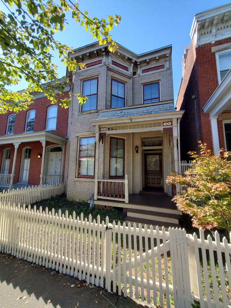 Richmond House: 2913 E. Broad St.