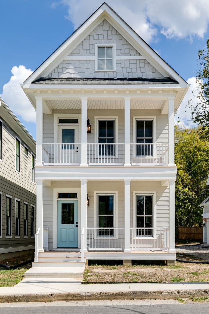 Richmond Apartment: 961 Pink Street