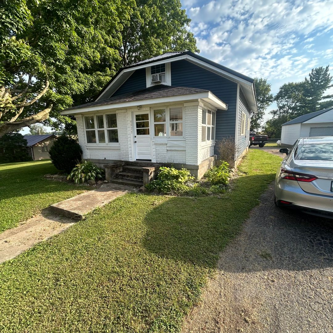 Connersville House: 4571 E Alquina RD