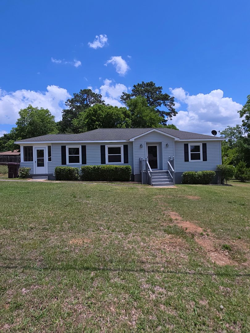 Phenix City House: 414 21st Avenue
