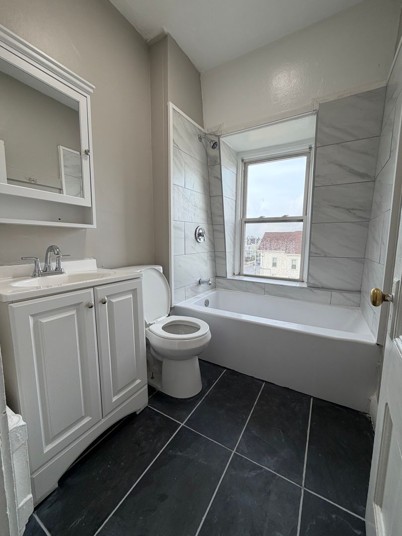 Fall River Apartment: 772 Second Street