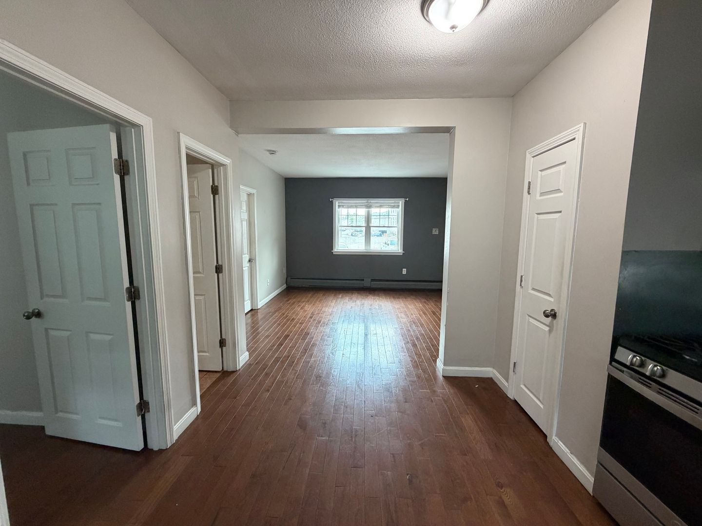 Fall River Apartment: 60 Pickering St