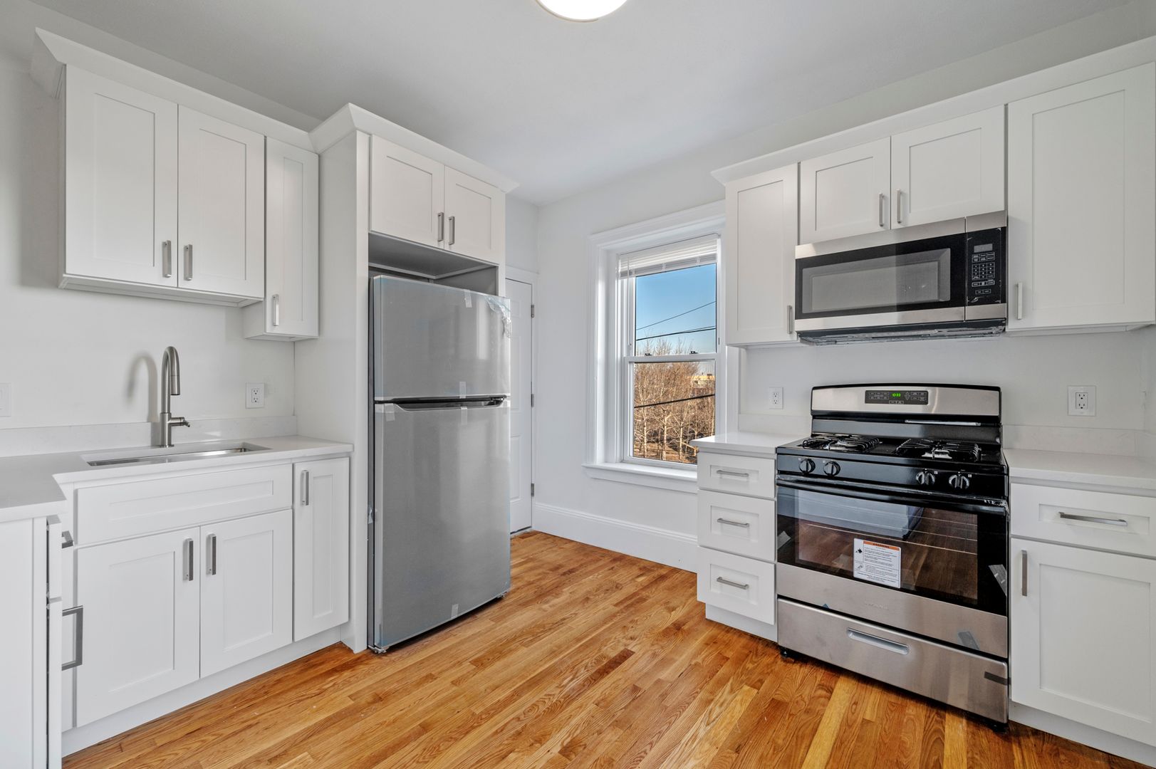 Somerville Apartment: 305-307 Medford Street